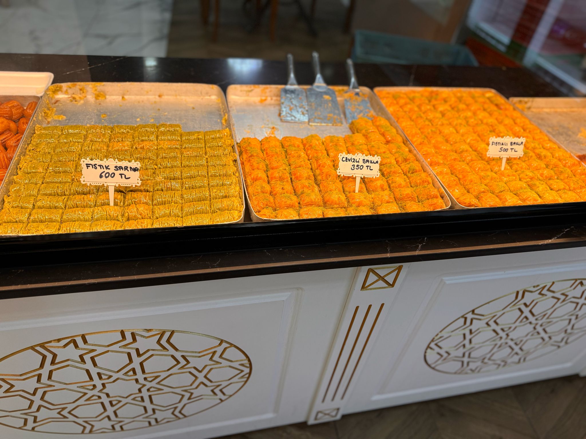 Usta Eller Unlu Mamulleri ve Açık Ekmek 